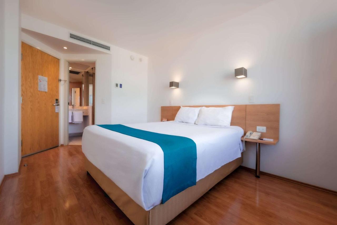 Sleep Inn Leon Antares Extérieur photo
