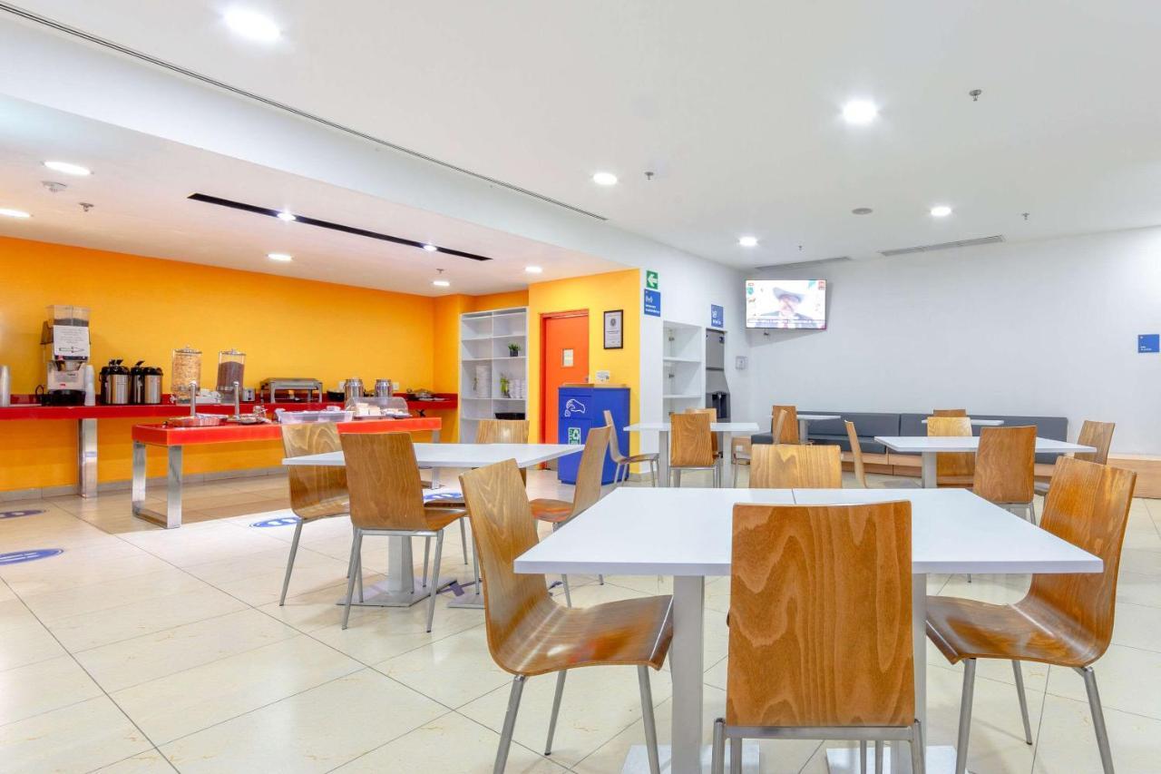 Sleep Inn Leon Antares Extérieur photo
